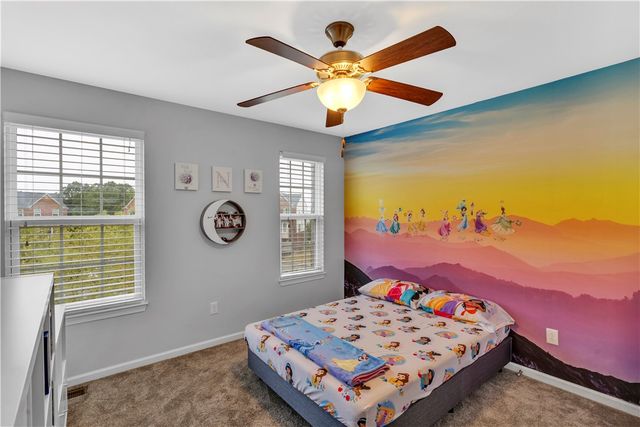 1304 Pointe View Dr, Adams Twp, PA 16046