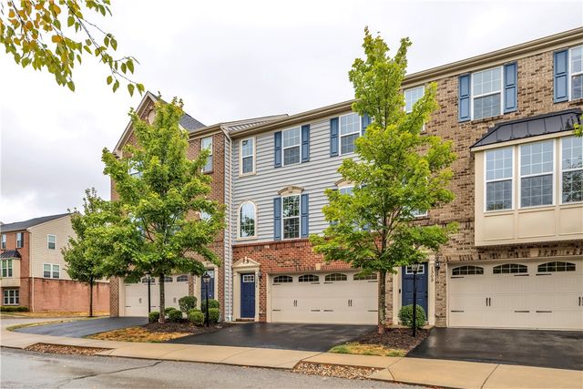 1304 Pointe View Dr, Adams Twp, PA 16046