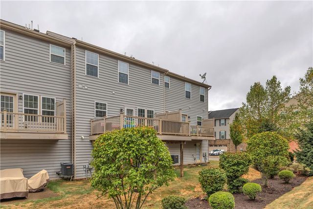 1304 Pointe View Dr, Adams Twp, PA 16046