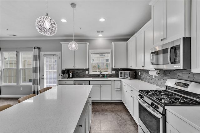 1304 Pointe View Dr, Adams Twp, PA 16046