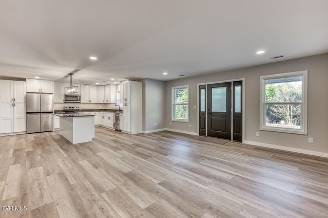 1105 Laurelwood Lane, Mountain City, TN 37683