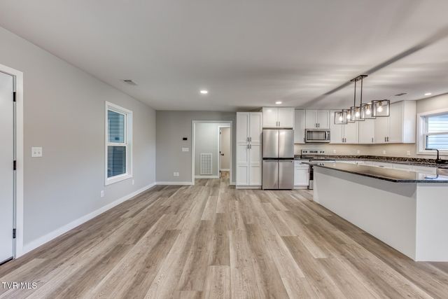 1105 Laurelwood Lane, Mountain City, TN 37683