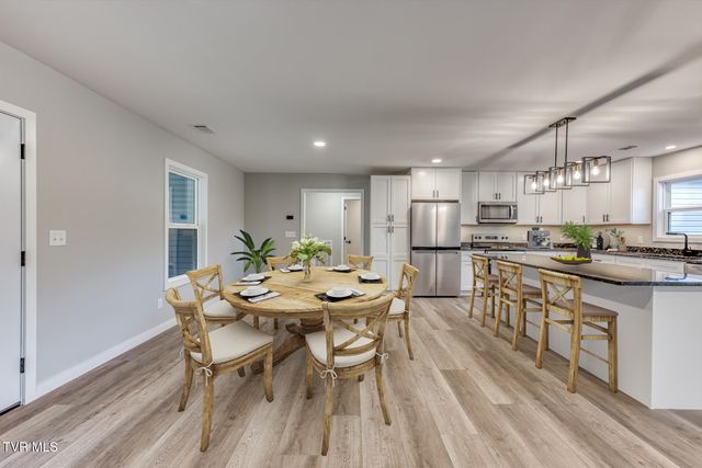 1105 Laurelwood Lane, Mountain City, TN 37683