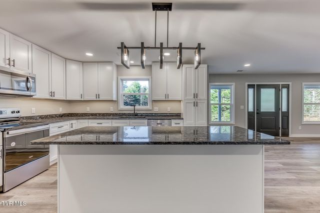 1105 Laurelwood Lane, Mountain City, TN 37683