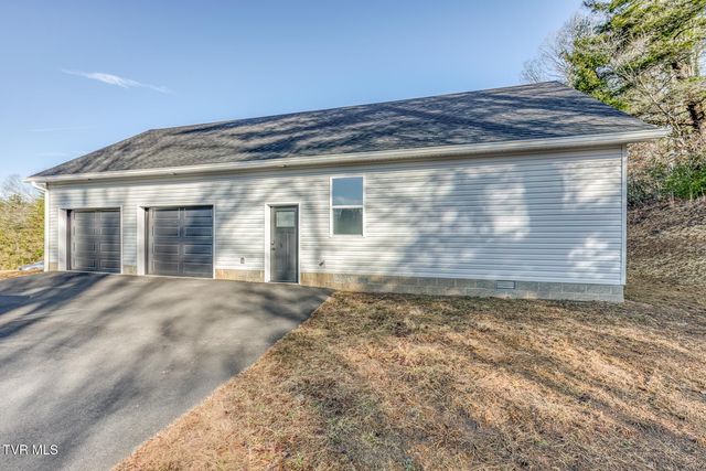 1105 Laurelwood Lane, Mountain City, TN 37683