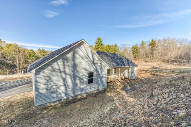 1105 Laurelwood Lane, Mountain City, TN 37683