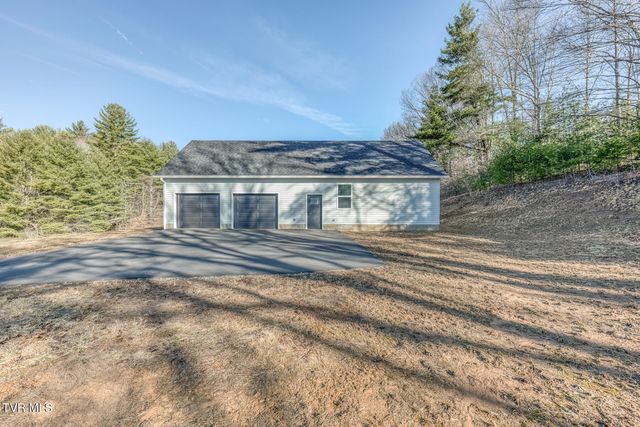 1105 Laurelwood Lane, Mountain City, TN 37683