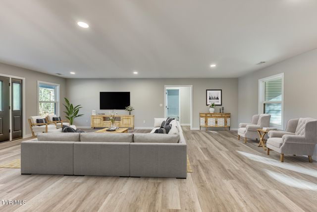 1105 Laurelwood Lane, Mountain City, TN 37683