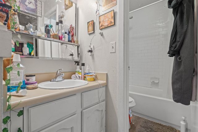 1804 Cinnamon PATH, Austin, TX 78704