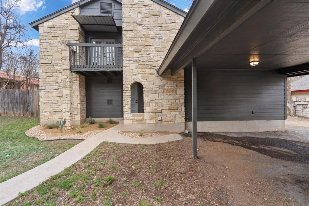 1804 Cinnamon PATH, Austin, TX 78704