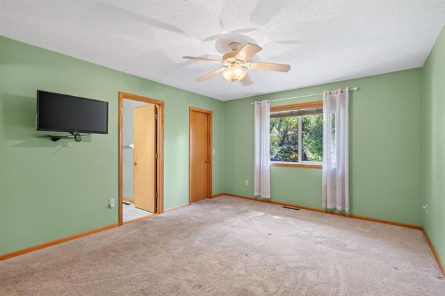 600 142nd Avenue NW, Andover, MN 55304