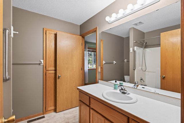 600 142nd Avenue NW, Andover, MN 55304