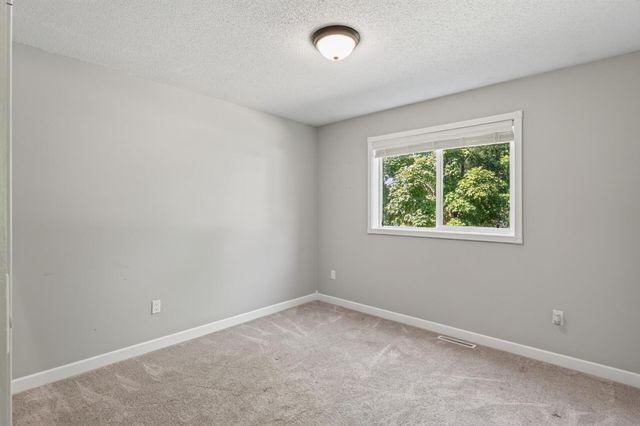 600 142nd Avenue NW, Andover, MN 55304