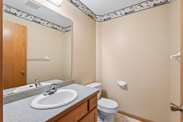 600 142nd Avenue NW, Andover, MN 55304