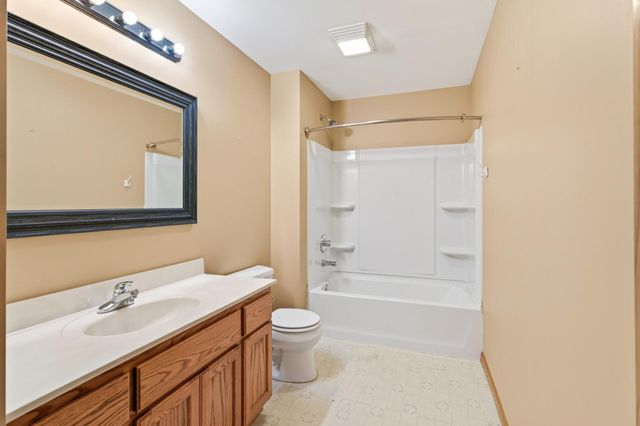600 142nd Avenue NW, Andover, MN 55304