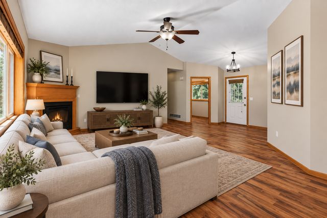 600 142nd Avenue NW, Andover, MN 55304