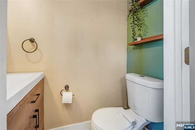 776 Maple Avenue, Glen Rock, NJ 07452