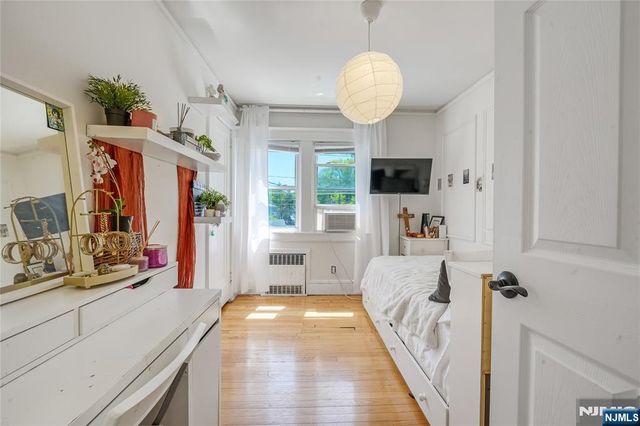 776 Maple Avenue, Glen Rock, NJ 07452