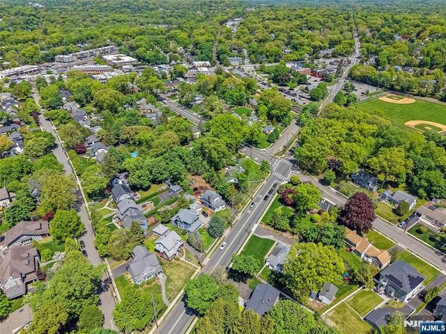 776 Maple Avenue, Glen Rock, NJ 07452