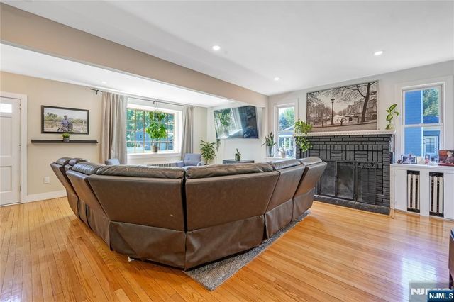 776 Maple Avenue, Glen Rock, NJ 07452