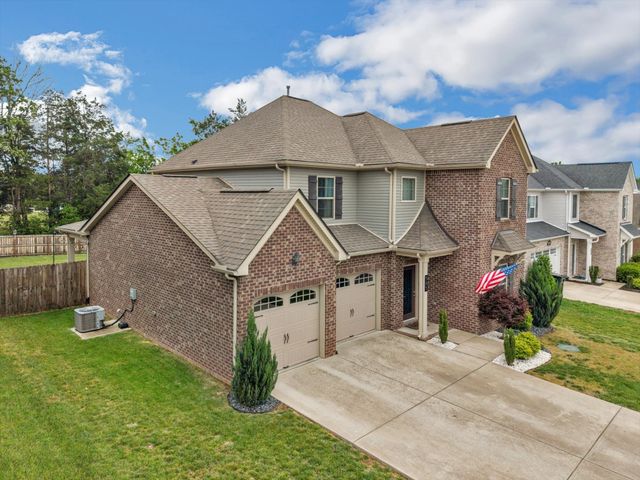 585 Oakvale Ln, Mount Juliet, TN 37122
