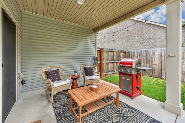 585 Oakvale Ln, Mount Juliet, TN 37122