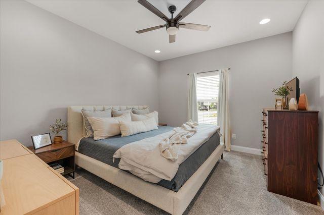 585 Oakvale Ln, Mount Juliet, TN 37122