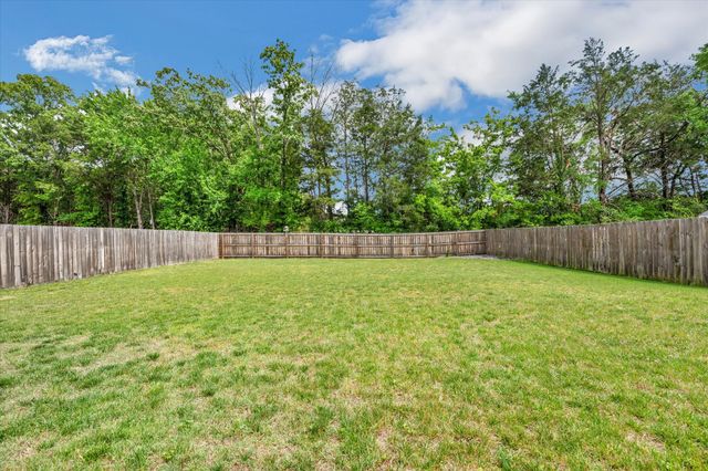 585 Oakvale Ln, Mount Juliet, TN 37122