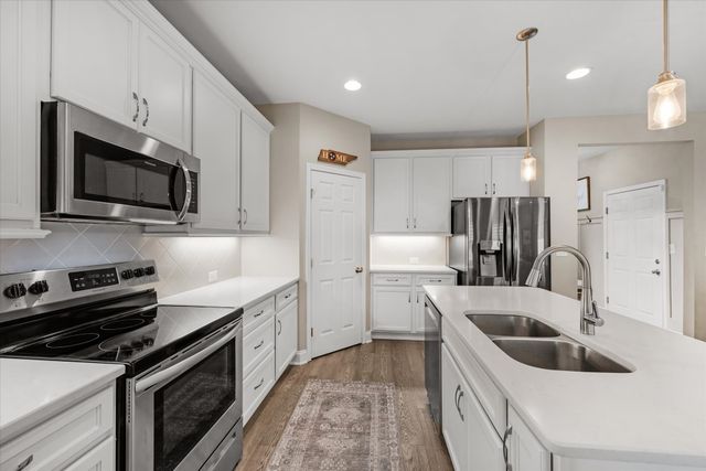 585 Oakvale Ln, Mount Juliet, TN 37122