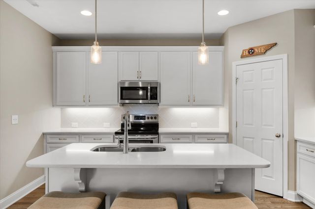585 Oakvale Ln, Mount Juliet, TN 37122