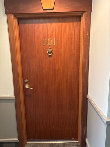 34 Sumner Ave 301, Springfield, MA 01108