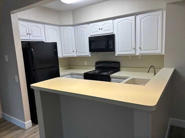 34 Sumner Ave 301, Springfield, MA 01108