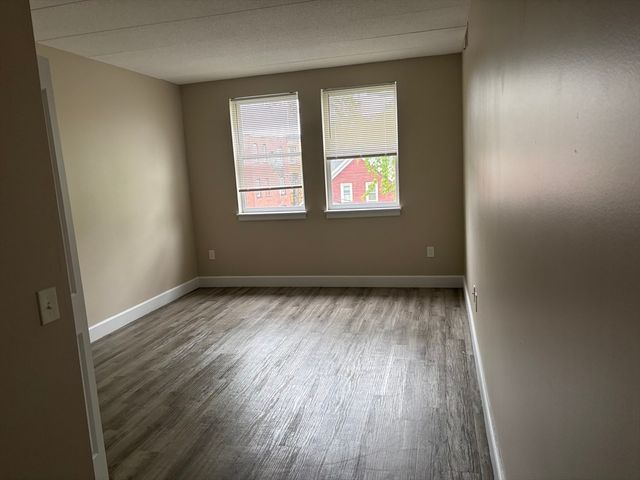 34 Sumner Ave 301, Springfield, MA 01108