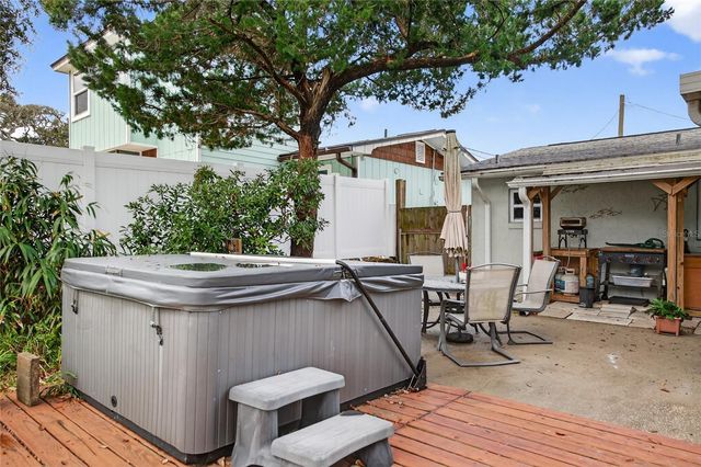 805 E 14TH AVENUE, New Smyrna Beach, FL 32169