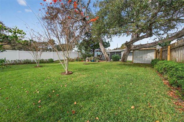 805 E 14TH AVENUE, New Smyrna Beach, FL 32169