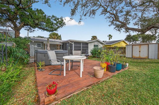 805 E 14TH AVENUE, New Smyrna Beach, FL 32169