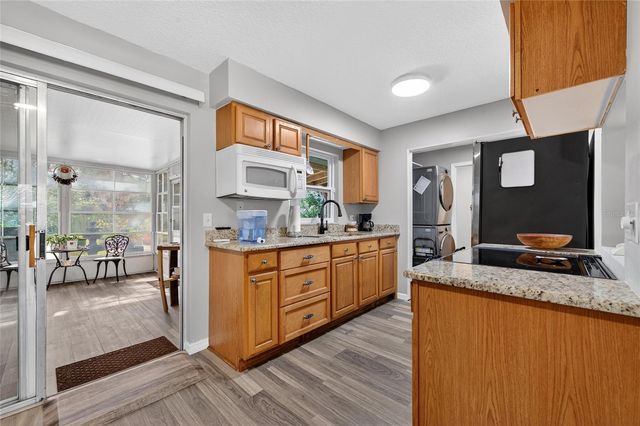 805 E 14TH AVENUE, New Smyrna Beach, FL 32169