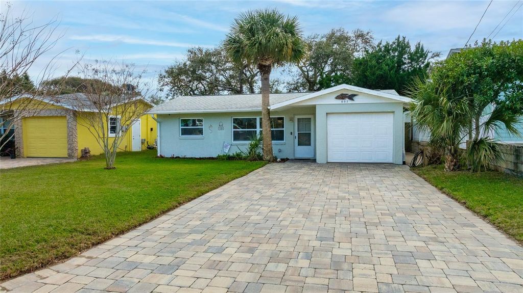805 E 14TH AVENUE, New Smyrna Beach, FL 32169