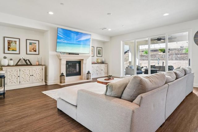 33294 Barmetta Lane, Temecula, CA 92592