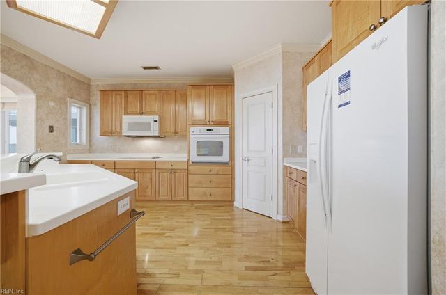 3160 Page Ave Apt 200, Virginia Beach, VA 23451