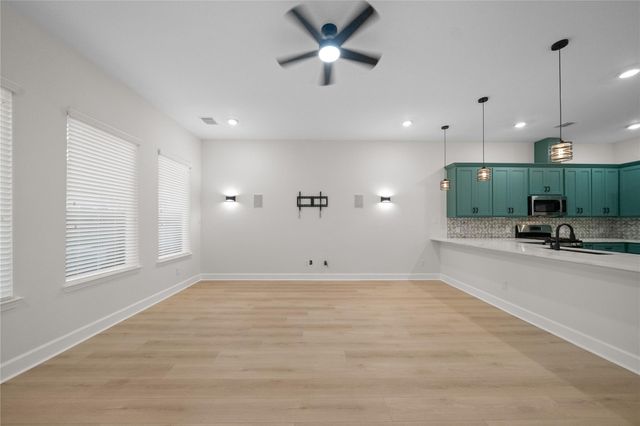 1411 Bayou Street, Houston, TX 77020