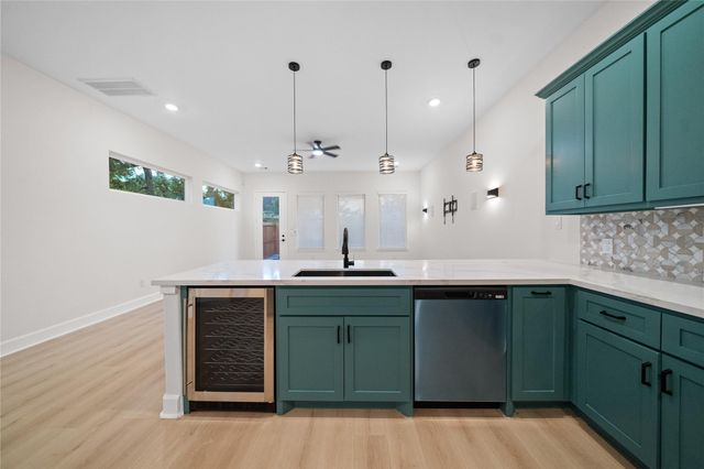 1411 Bayou Street, Houston, TX 77020