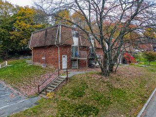 675 Robbins Ave 1, Dracut, MA 01826