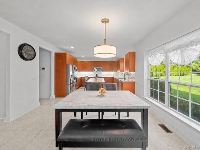 29 Hamlet Woods Drive, Saint James, NY 11780