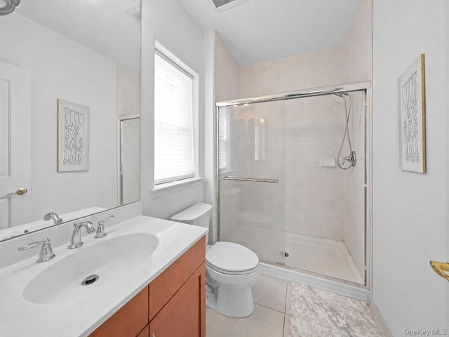 29 Hamlet Woods Drive, Saint James, NY 11780