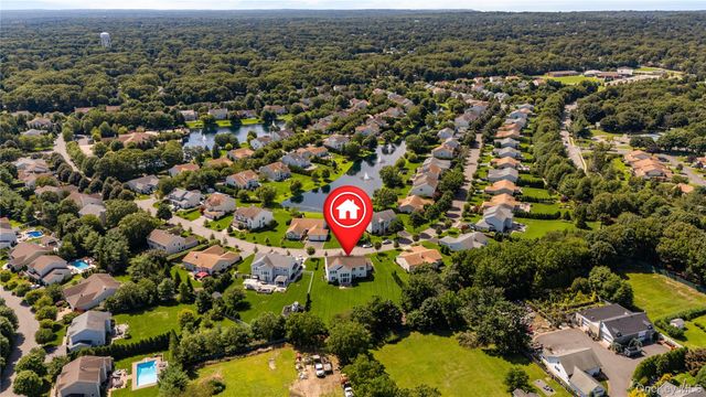 29 Hamlet Woods Drive, Saint James, NY 11780