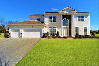 29 Hamlet Woods Drive, Saint James, NY 11780