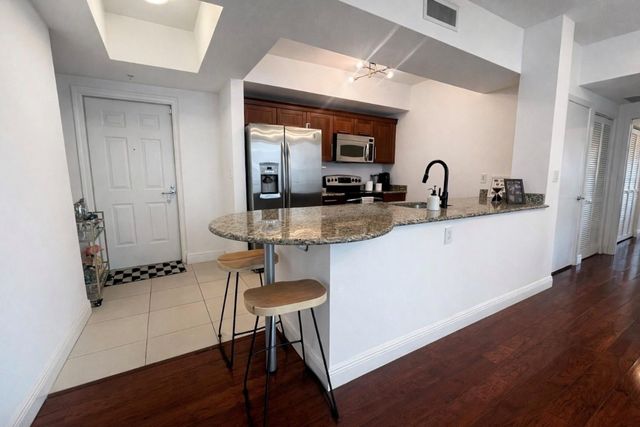 7280 SW 90th Street 209, Miami, FL 33156