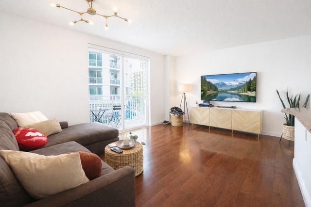 7280 SW 90th Street 209, Miami, FL 33156