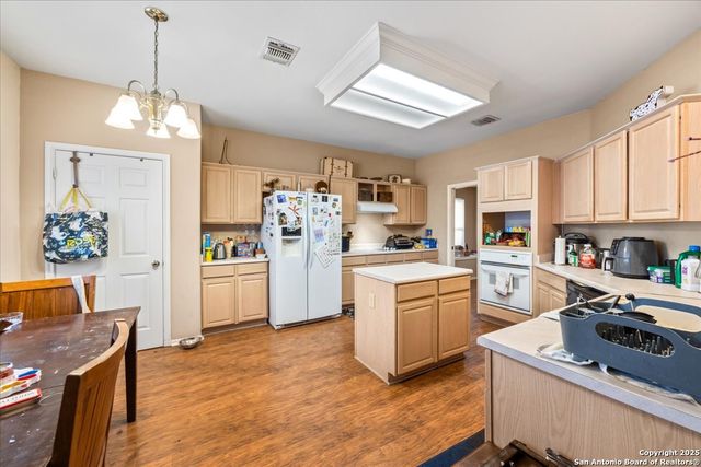 115 Morgans Cir, San Antonio, TX 78216